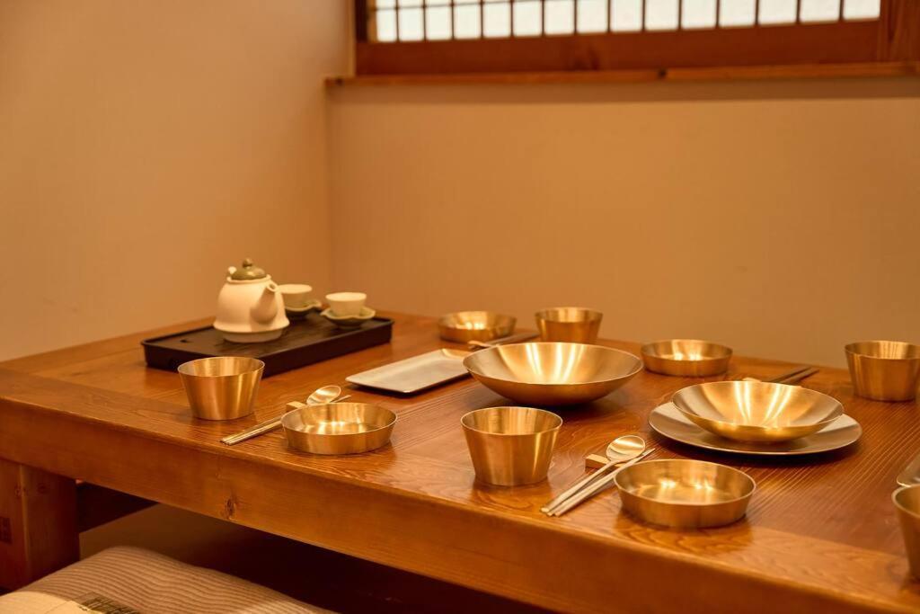 Hanok Angnid Gongian * Seoul